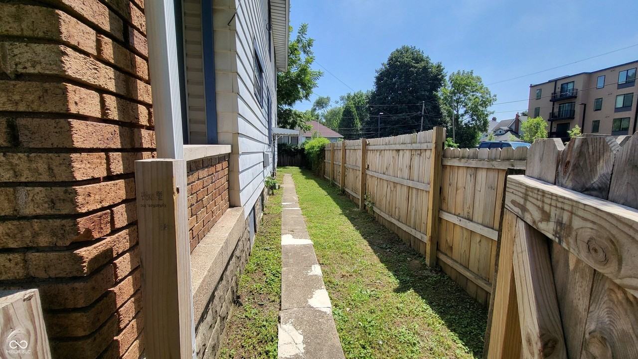 323 N Rural St - Photo 3 of 18