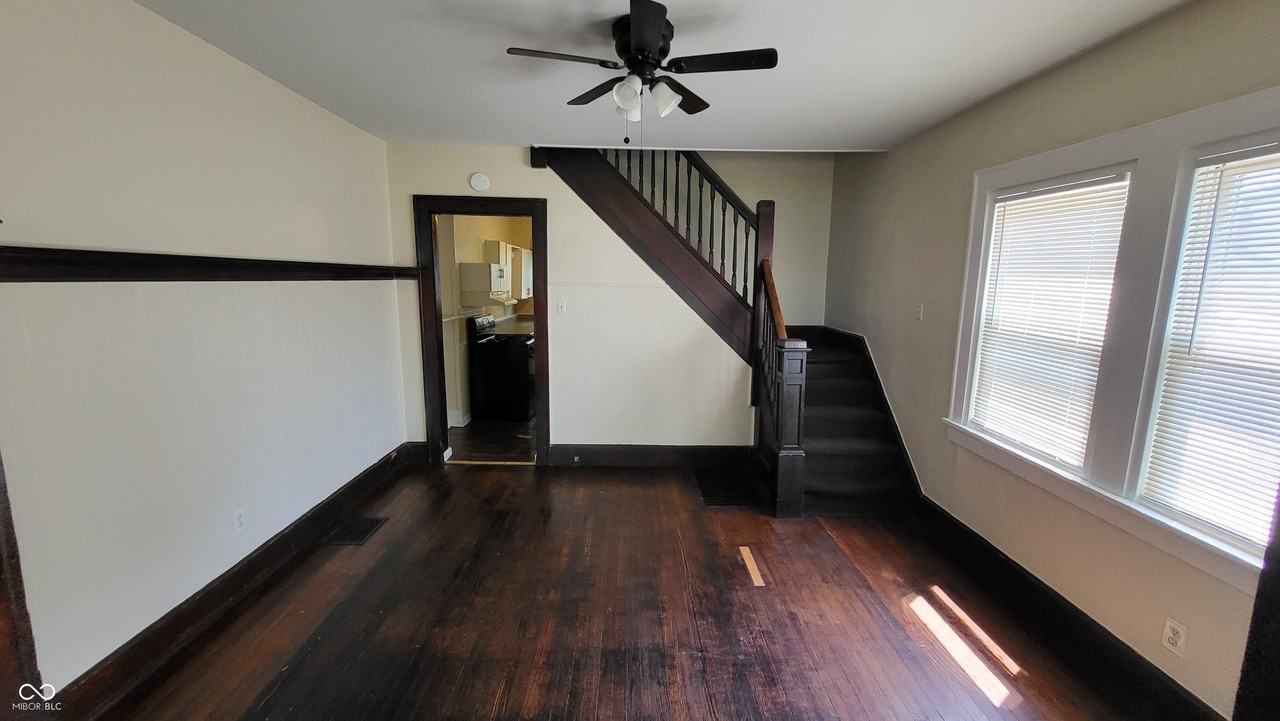 323 N Rural St - Photo 4 of 18