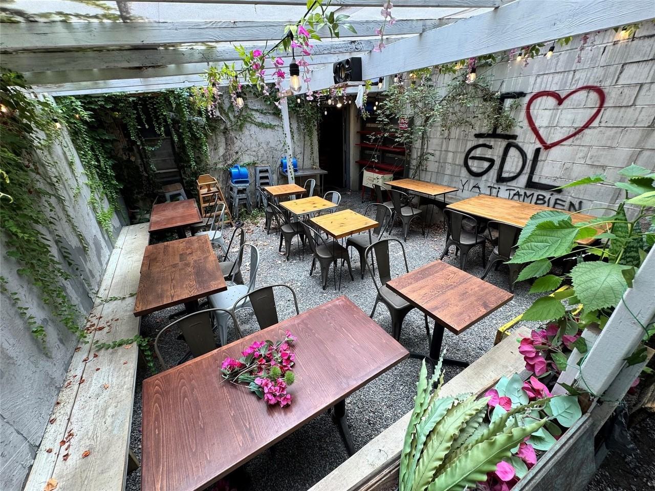 622 Washington Ave - Photo 5 of 12