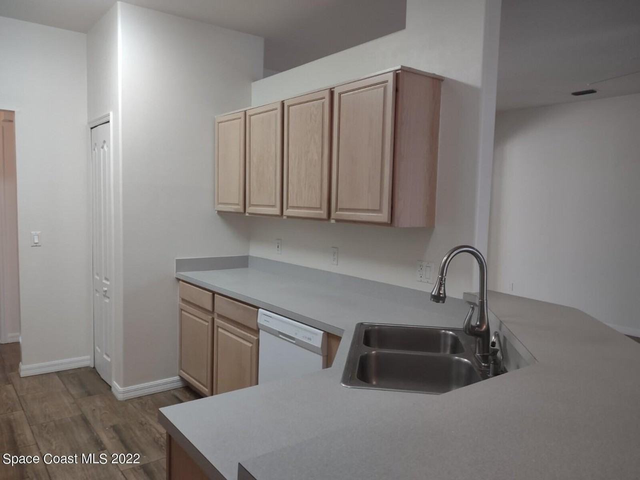 1792 Ladderback Court - Photo 3 of 37