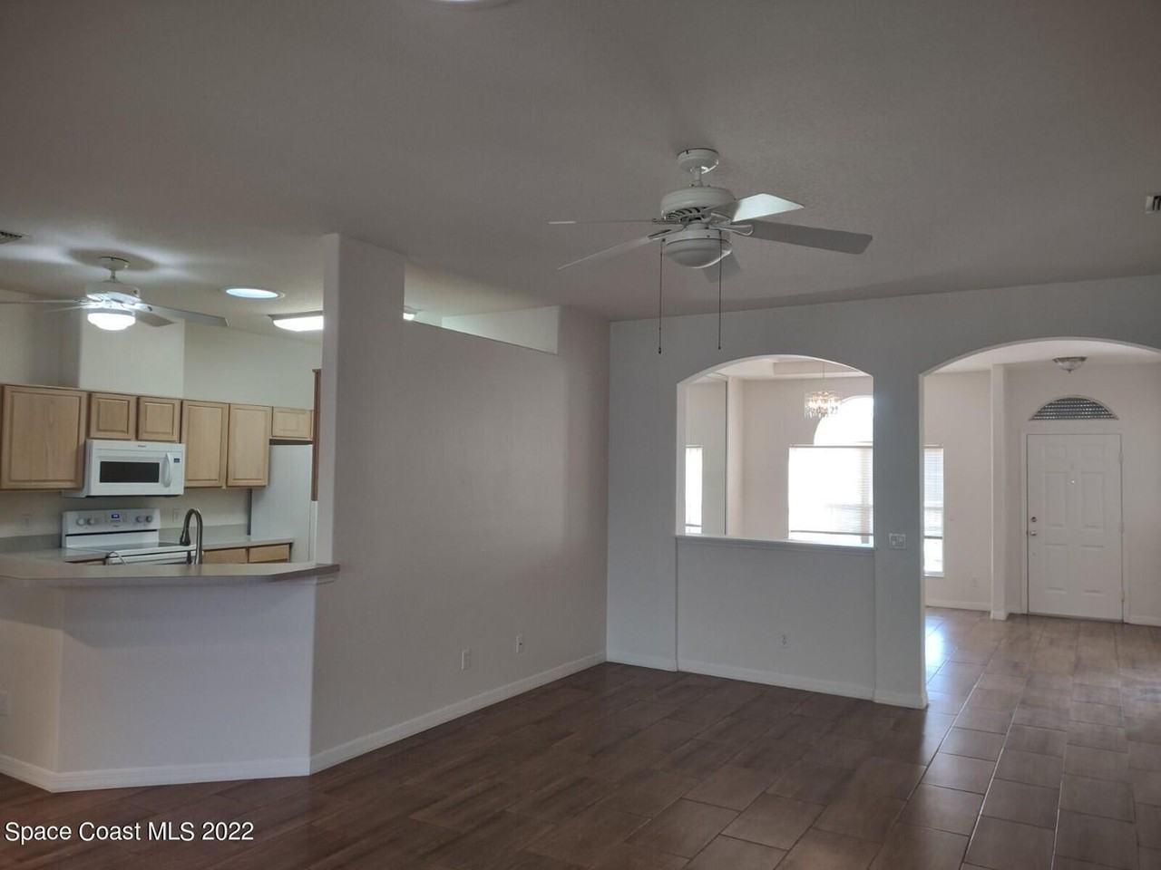 1792 Ladderback Court - Photo 4 of 37