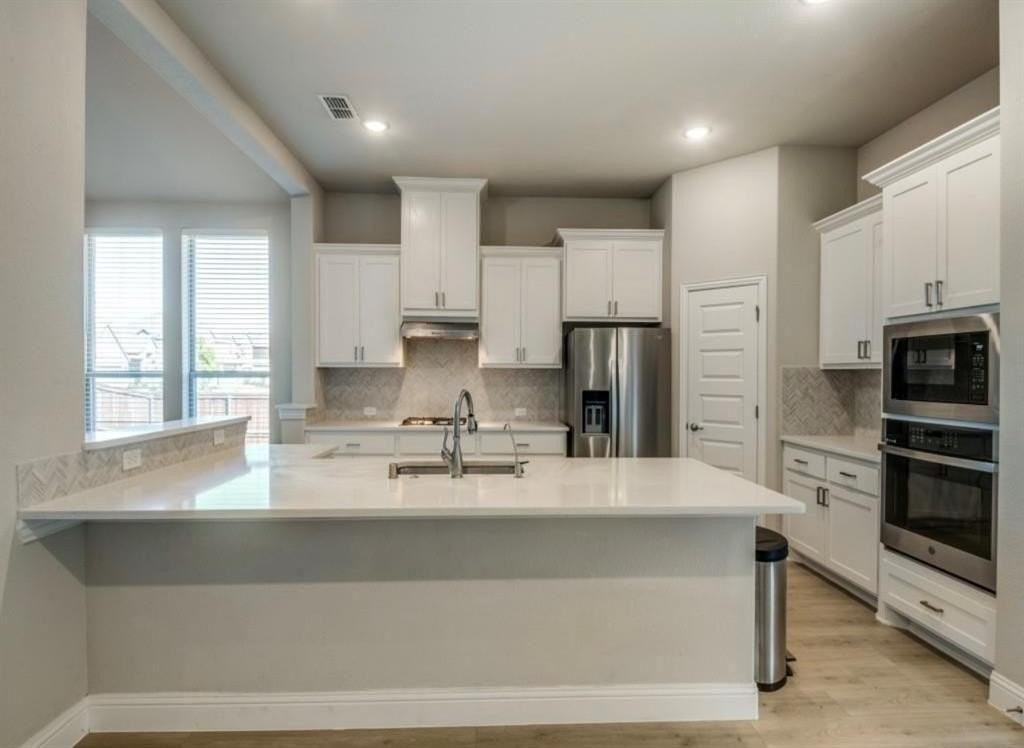 1112 Putman Dr - Photo 5 of 18