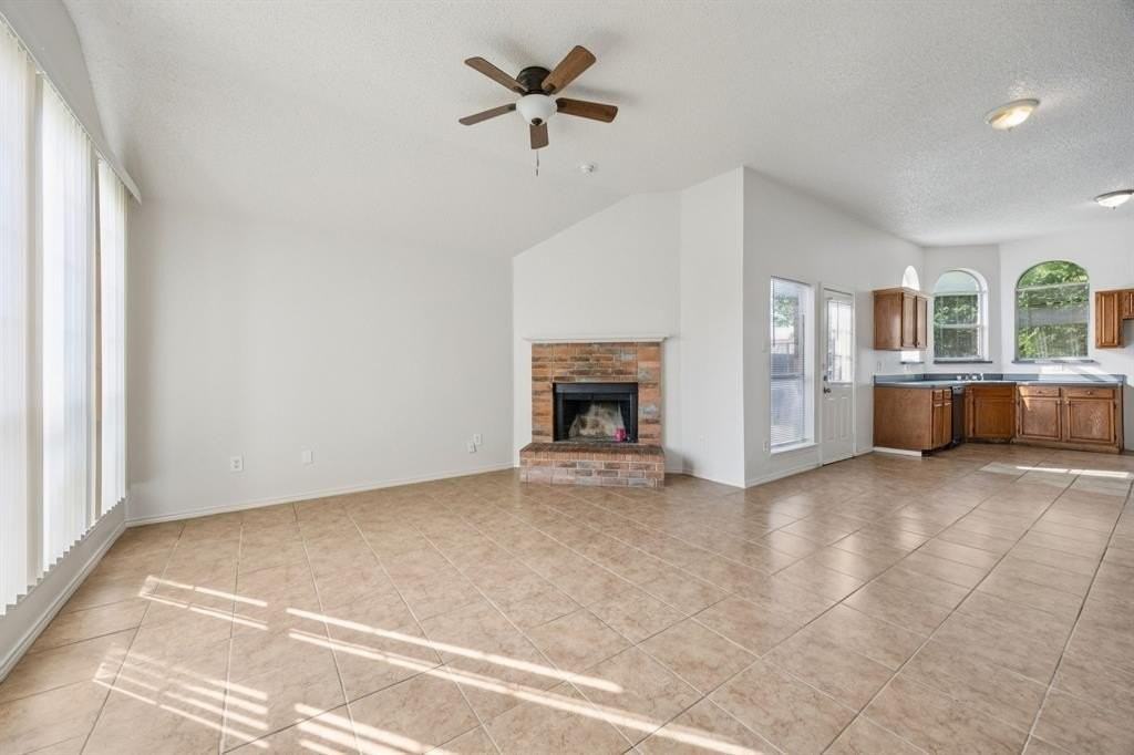 1602 Develon Dr - Photo 4 of 22