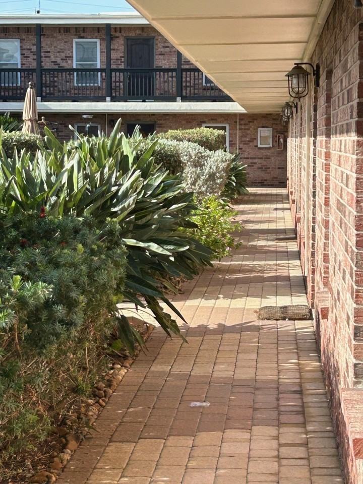 402 Post Office St - Photo 5 of 22