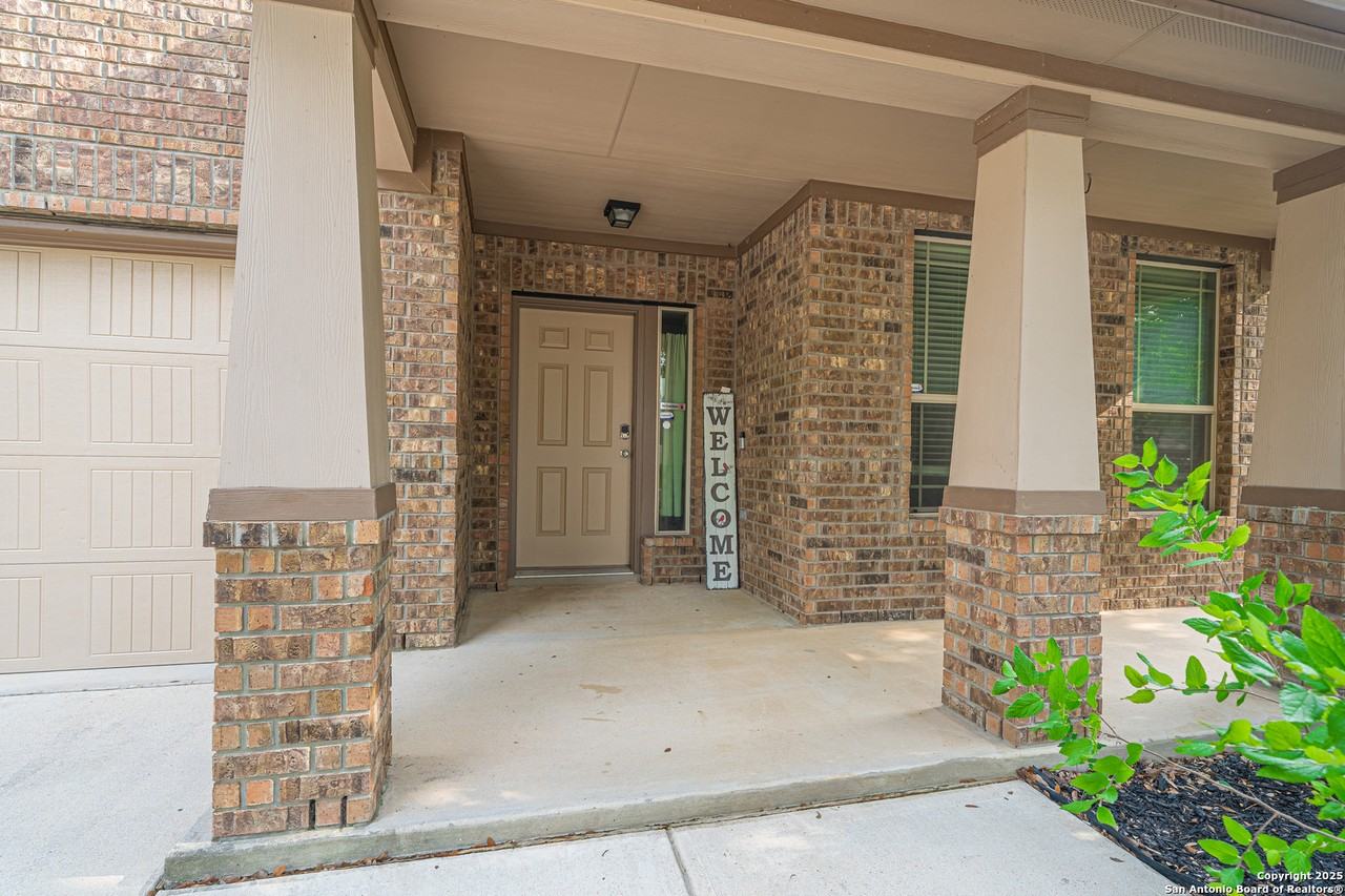 10736 Gemsbuck Ldg - Photo 3 of 30