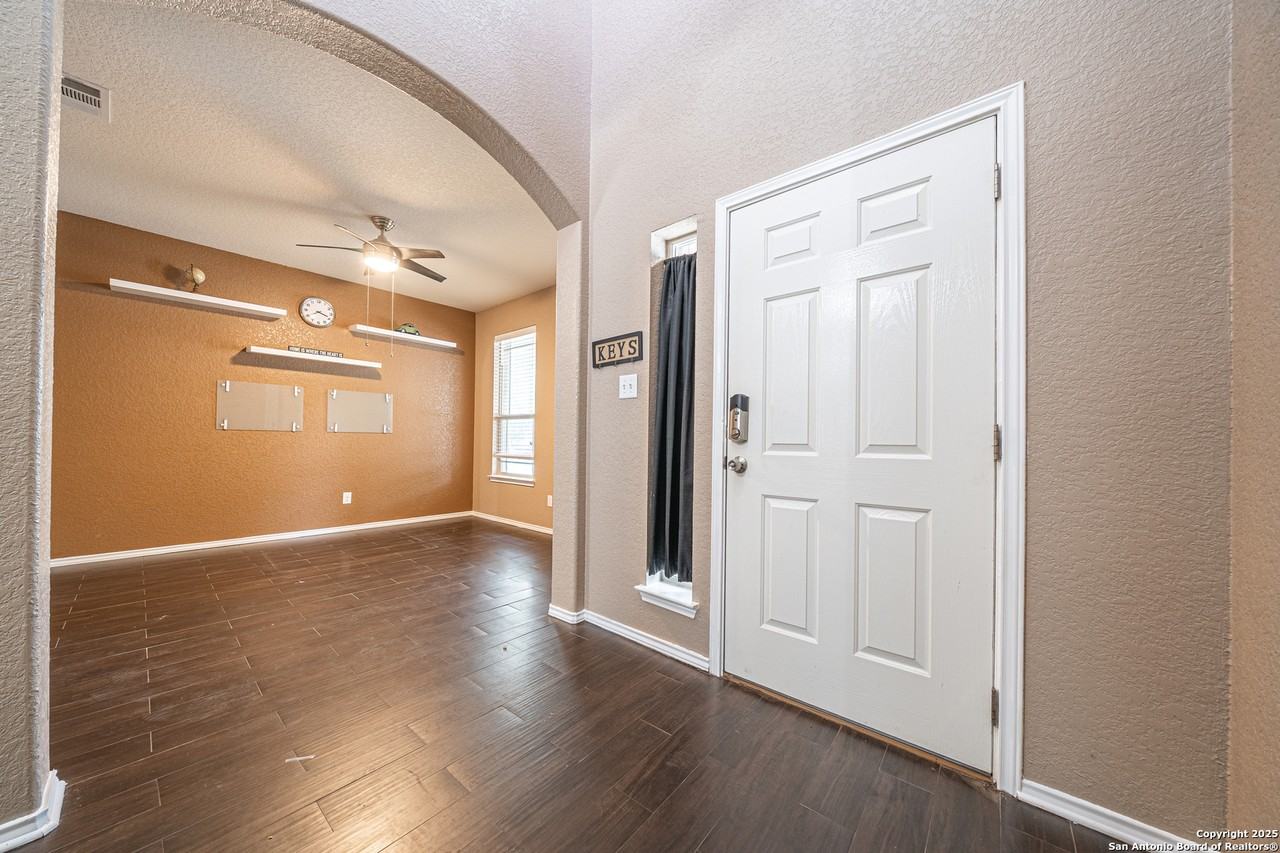 10736 Gemsbuck Ldg - Photo 4 of 30