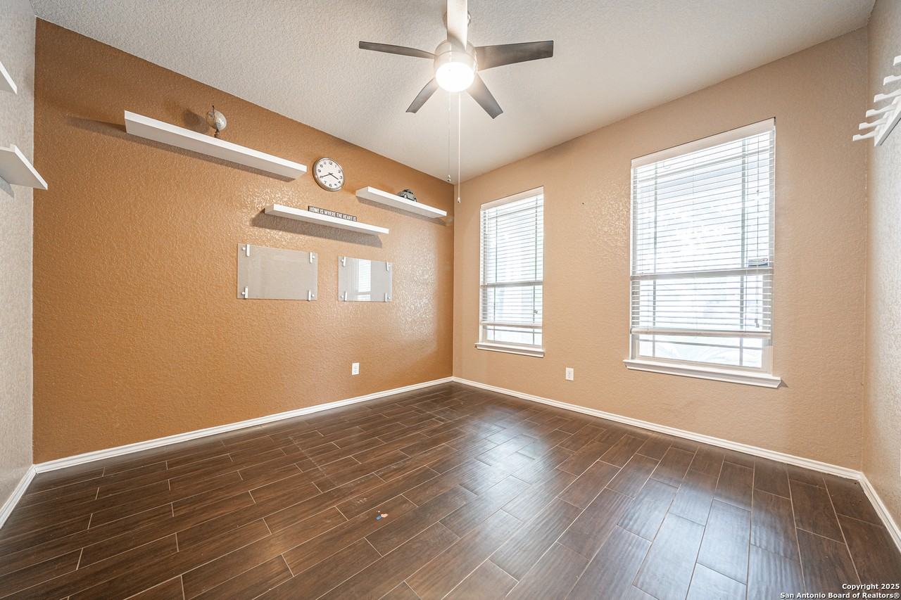 10736 Gemsbuck Ldg - Photo 5 of 30