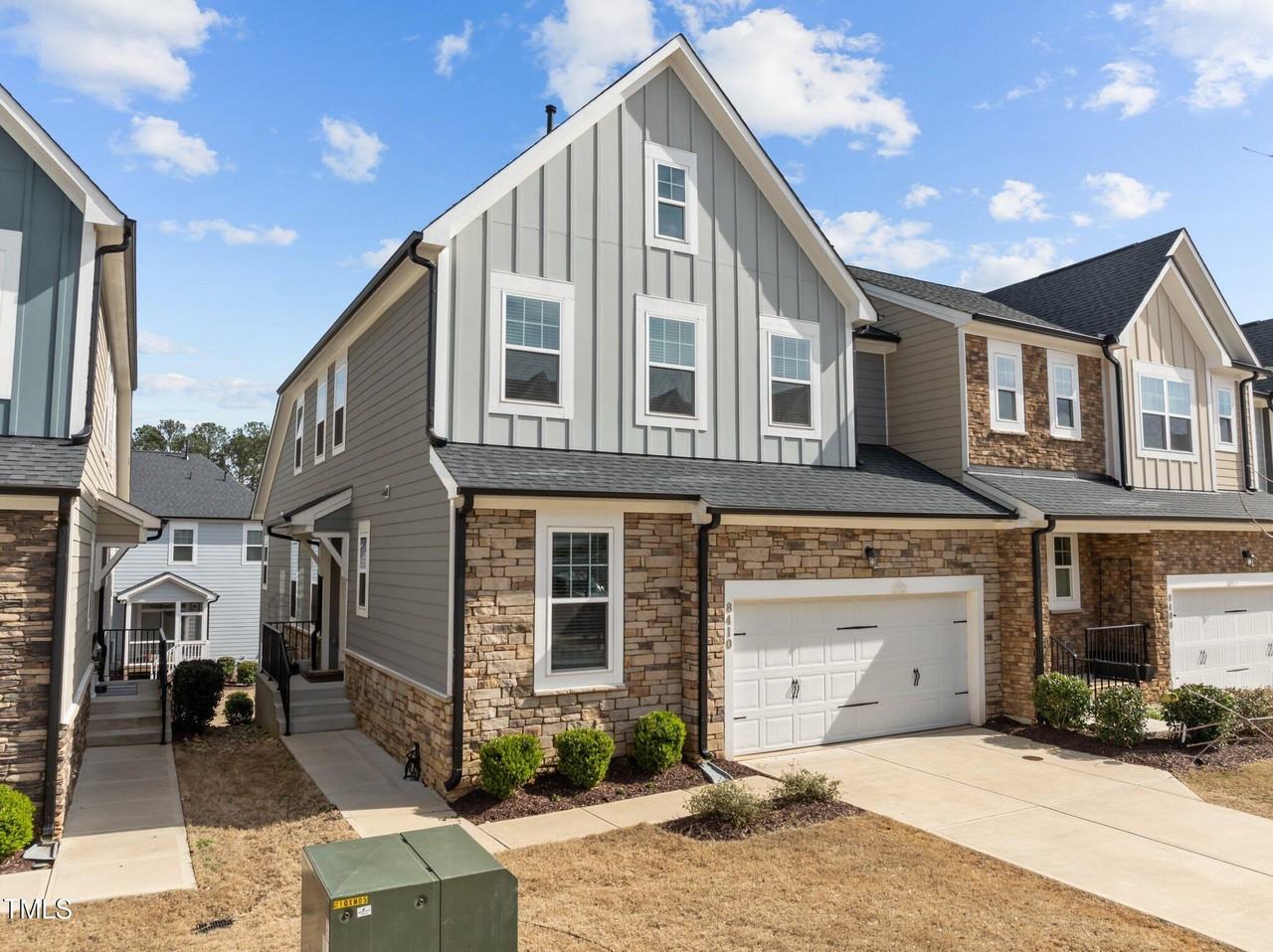 8410 Zinc Autumn Path - Photo 2 of 39