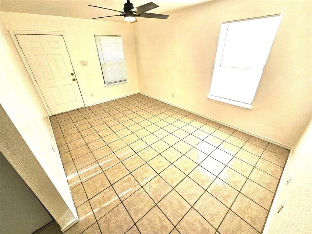 2837 Avenue J - Photo 3 of 25