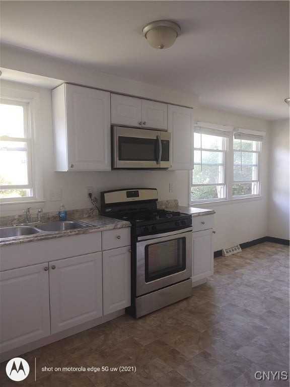 112 Charlotte St ## 14 - Photo 3 of 14