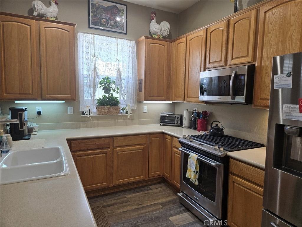 387 Brooklawn Dr - Photo 4 of 20