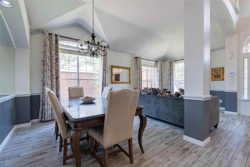 11761 Waterford Ln - Photo 6 of 30