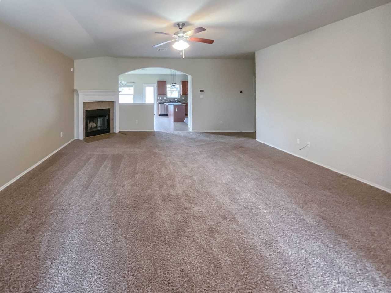 9402 Zayden Dr - Photo 4 of 27