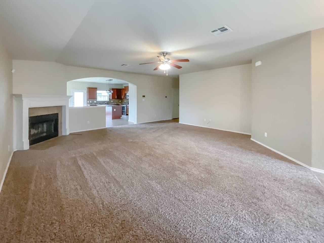 9402 Zayden Dr - Photo 5 of 27