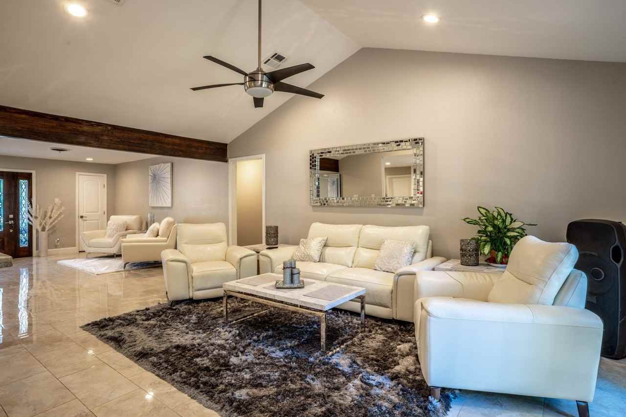 12739 Memorial Dr - Photo 7 of 27