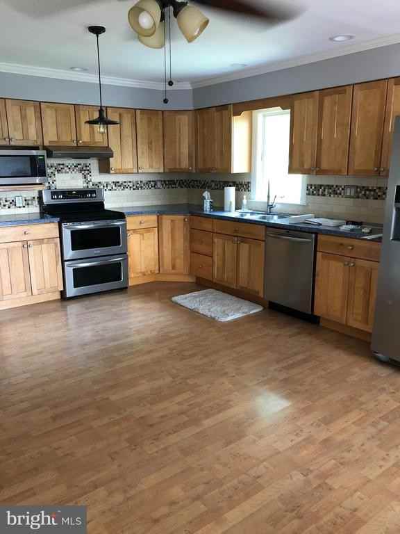 89 Stump Rd - Photo 2 of 27