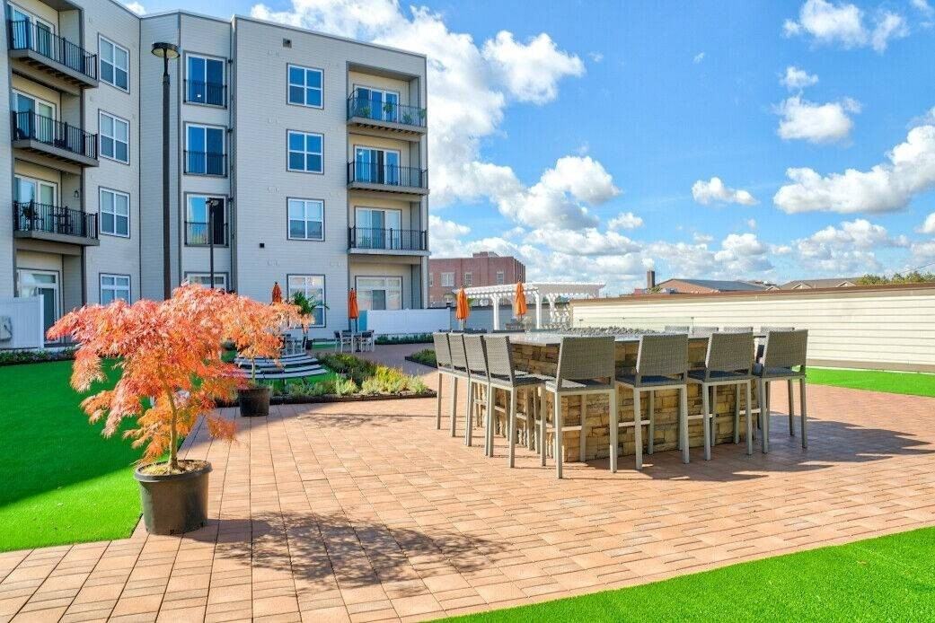 240 State St - Photo 3 of 9