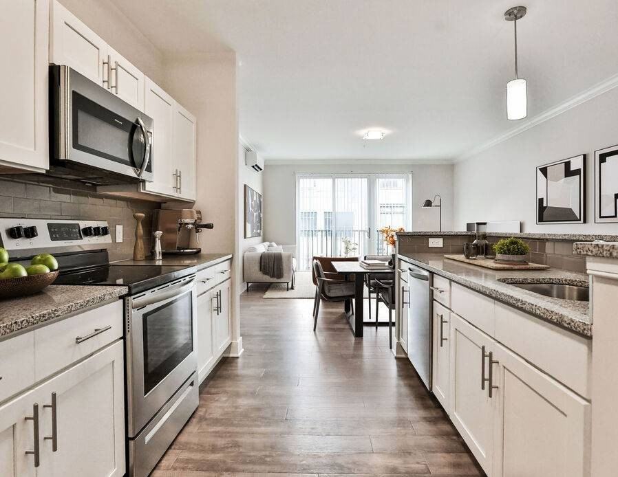 240 State St - Photo 4 of 9