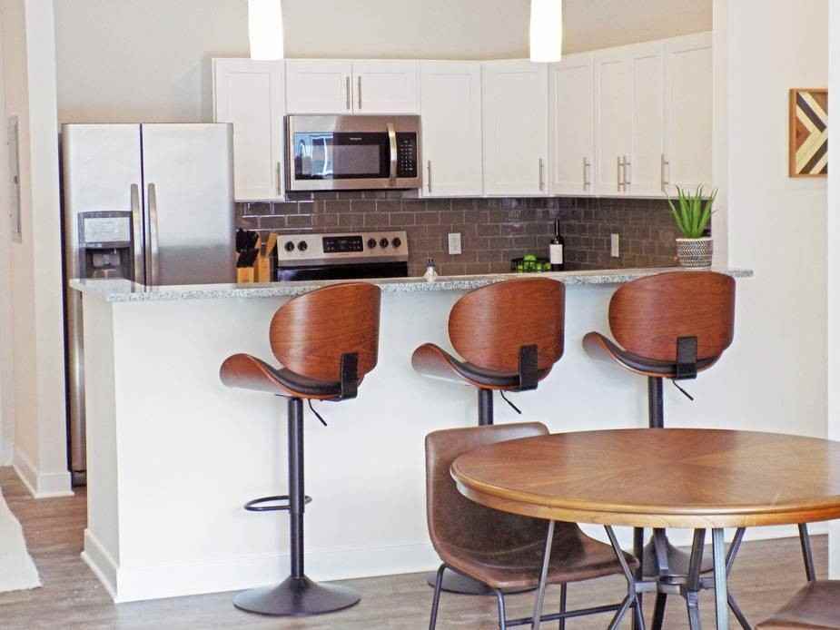 240 State St - Photo 5 of 9