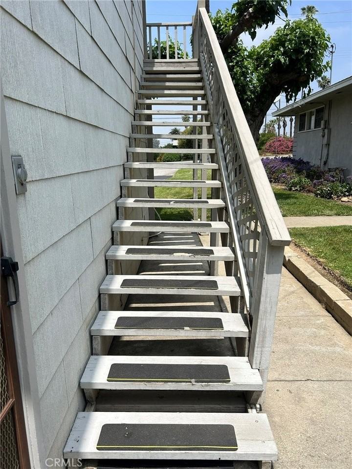 690 E Cypress Ave - Photo 2 of 9