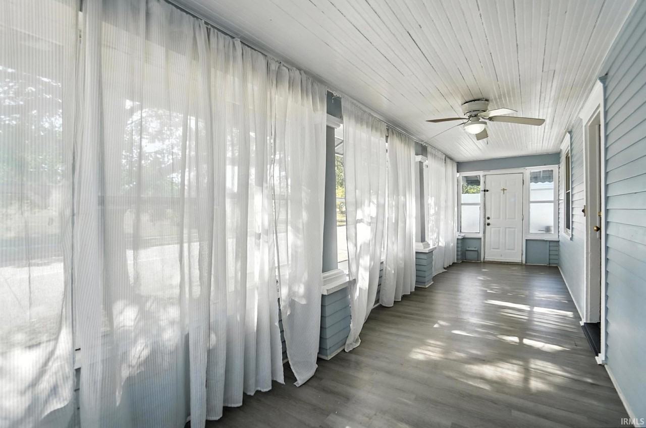 3022 S Wayne Ave - Photo 3 of 36