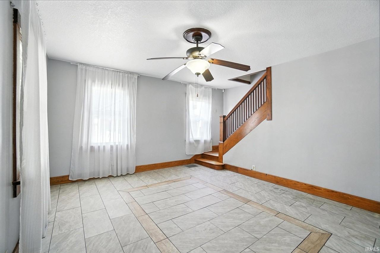 3022 S Wayne Ave - Photo 6 of 36