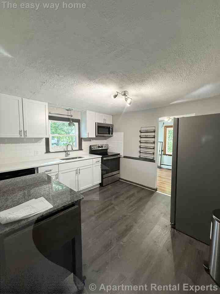 21 Jerome St - Photo 3 of 24