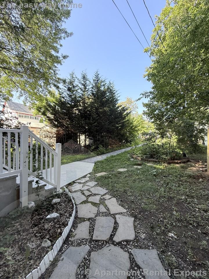 21 Jerome St - Photo 6 of 24