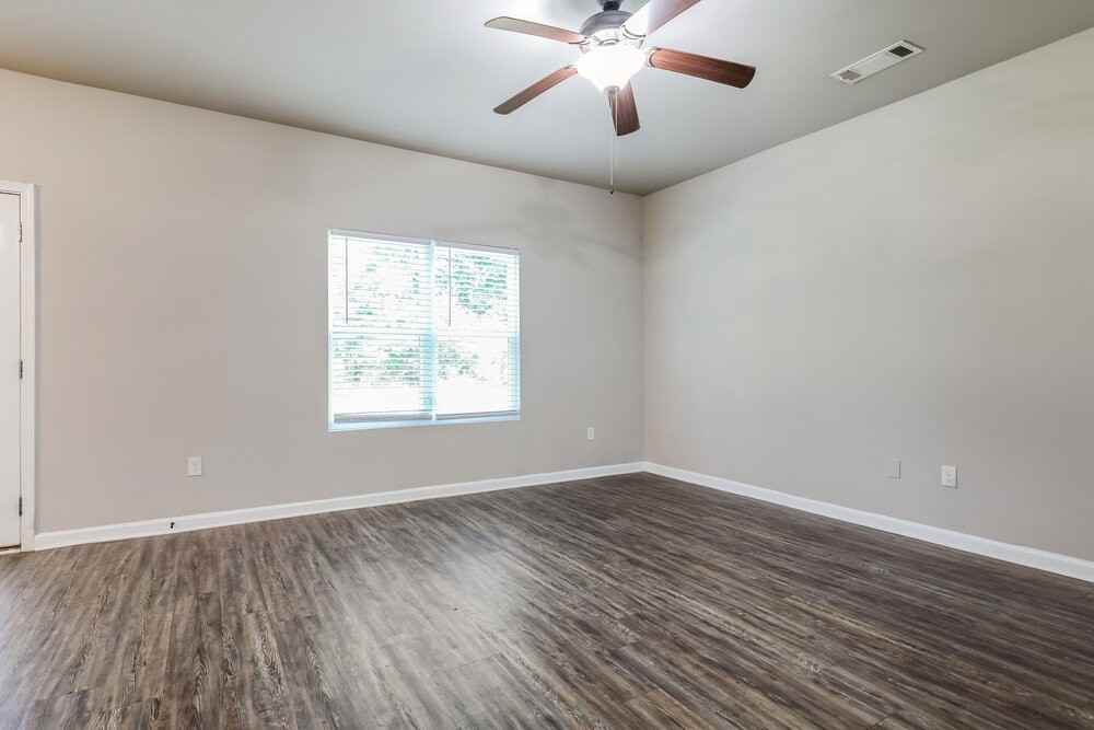 1871 Simmons Ln - Photo 4 of 17
