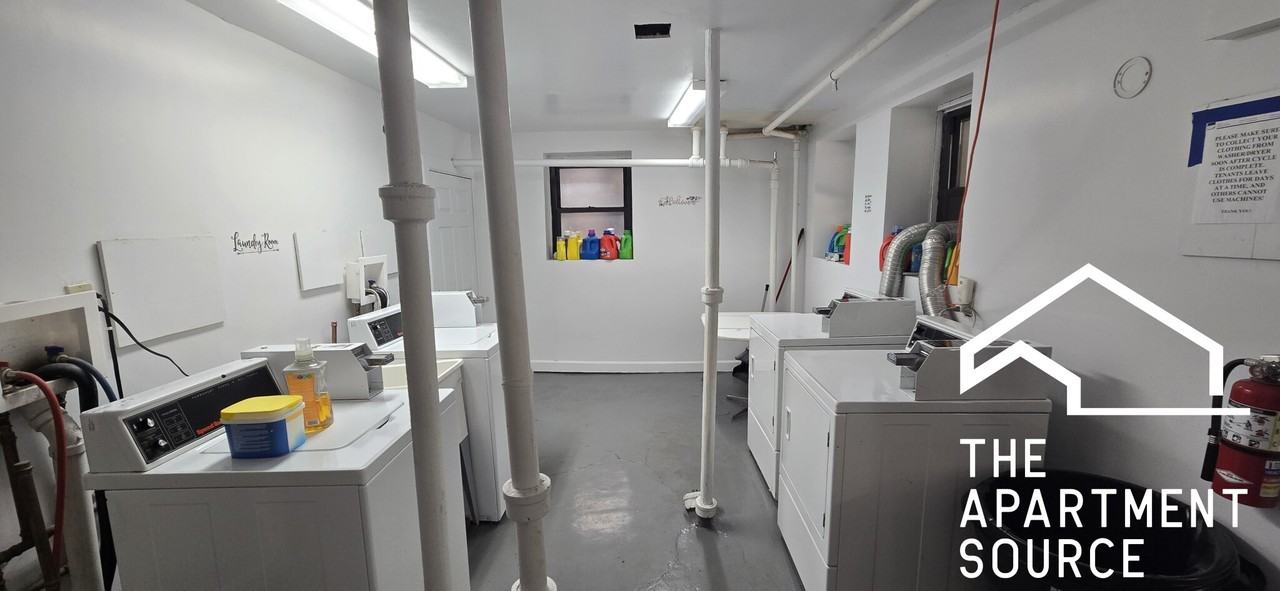 4455 N Artesian Ave #1 - Photo 3 of 3