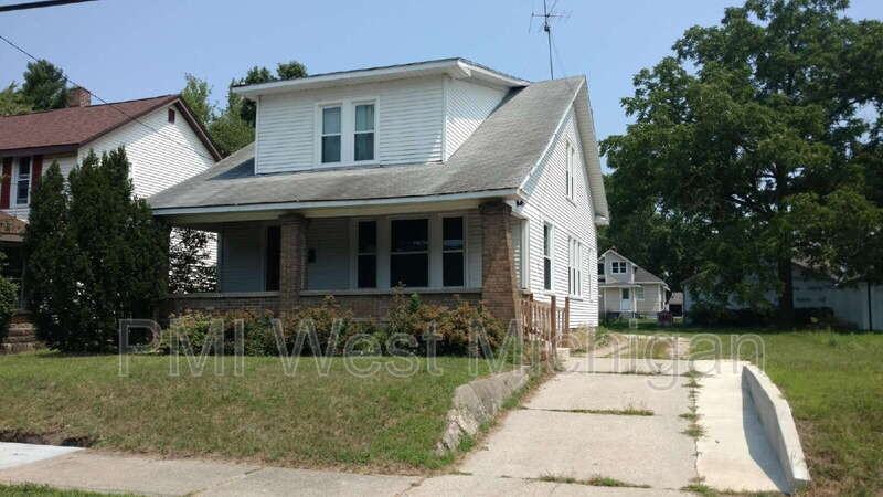 2124 Eastern Ave Ne - Photo 2 of 39