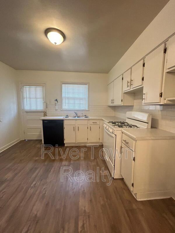 3570 Poplar Ave - Photo 3 of 18