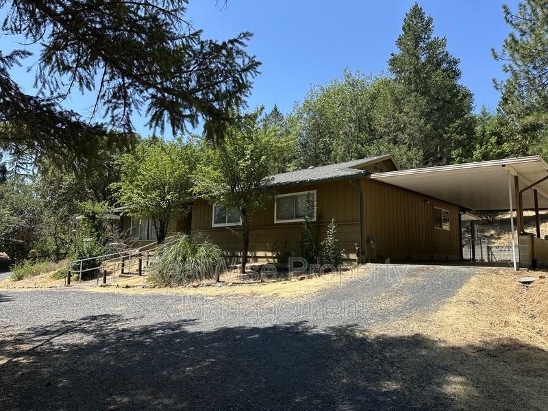 321 Larkin Rd - Photo 2 of 21