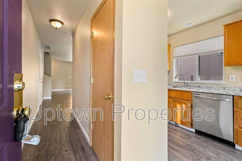 14158 Southeast Summerfield Loop - Photo 3 of 33