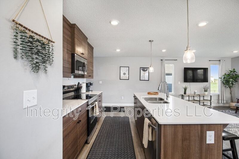 13316 W 180th St - Photo 7 of 15