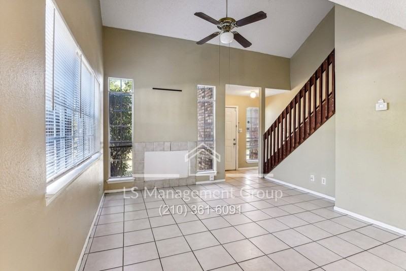 6702 Windsor Hollow Drive - Photo 4 of 33