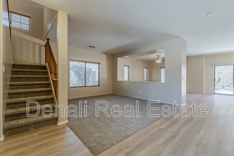 519 Rainbow Drive - Photo 4 of 45