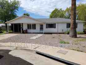 915 W 17th Pl - Photo 1 of 1