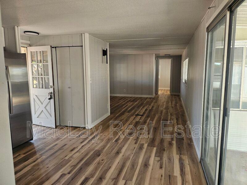 901 S 95th St - Photo 3 of 14