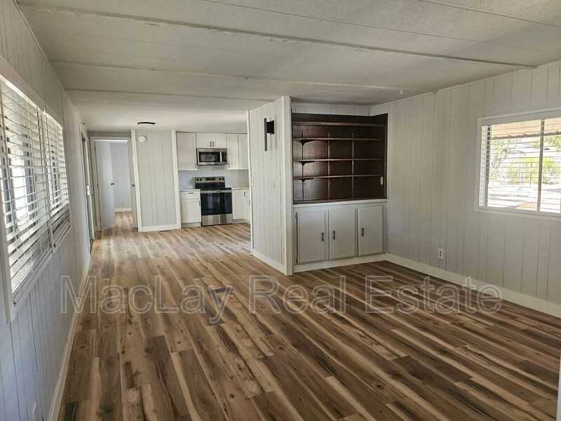 901 S 95th St - Photo 6 of 14
