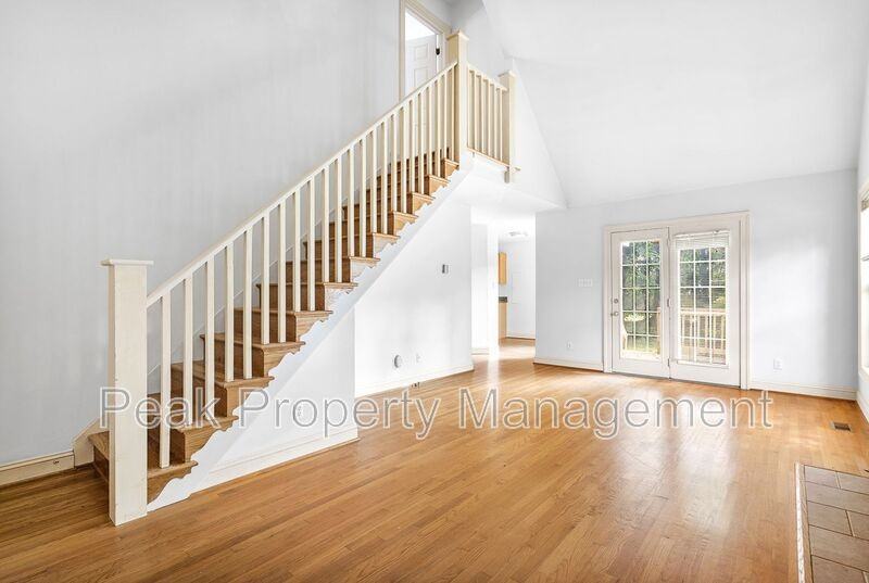4716 Sylvan Rd - Photo 3 of 22
