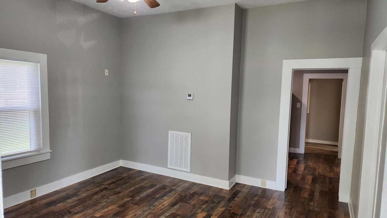 743 Rosedale Ave - Photo 5 of 15