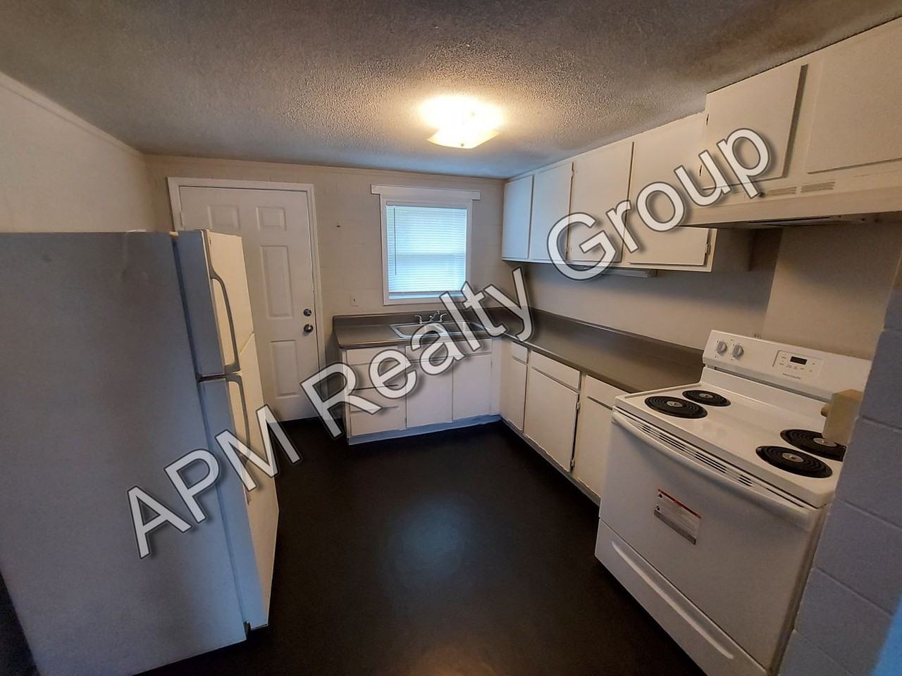 2710 Howell Ct Apt A - Photo 4 of 8