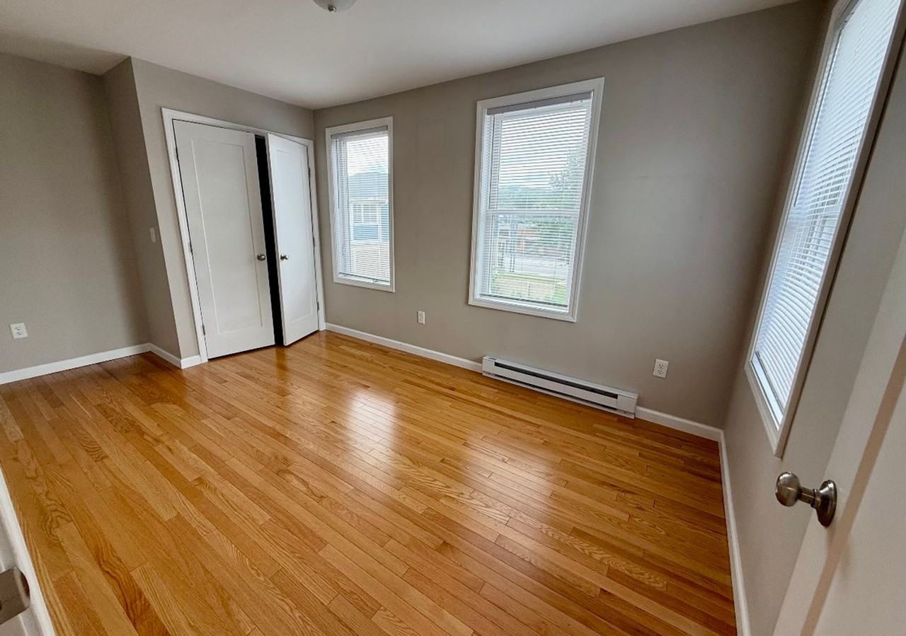 209 N Meadow St - Photo 4 of 6