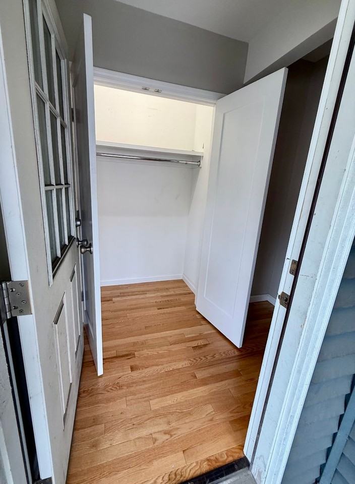 209 N Meadow St - Photo 5 of 6