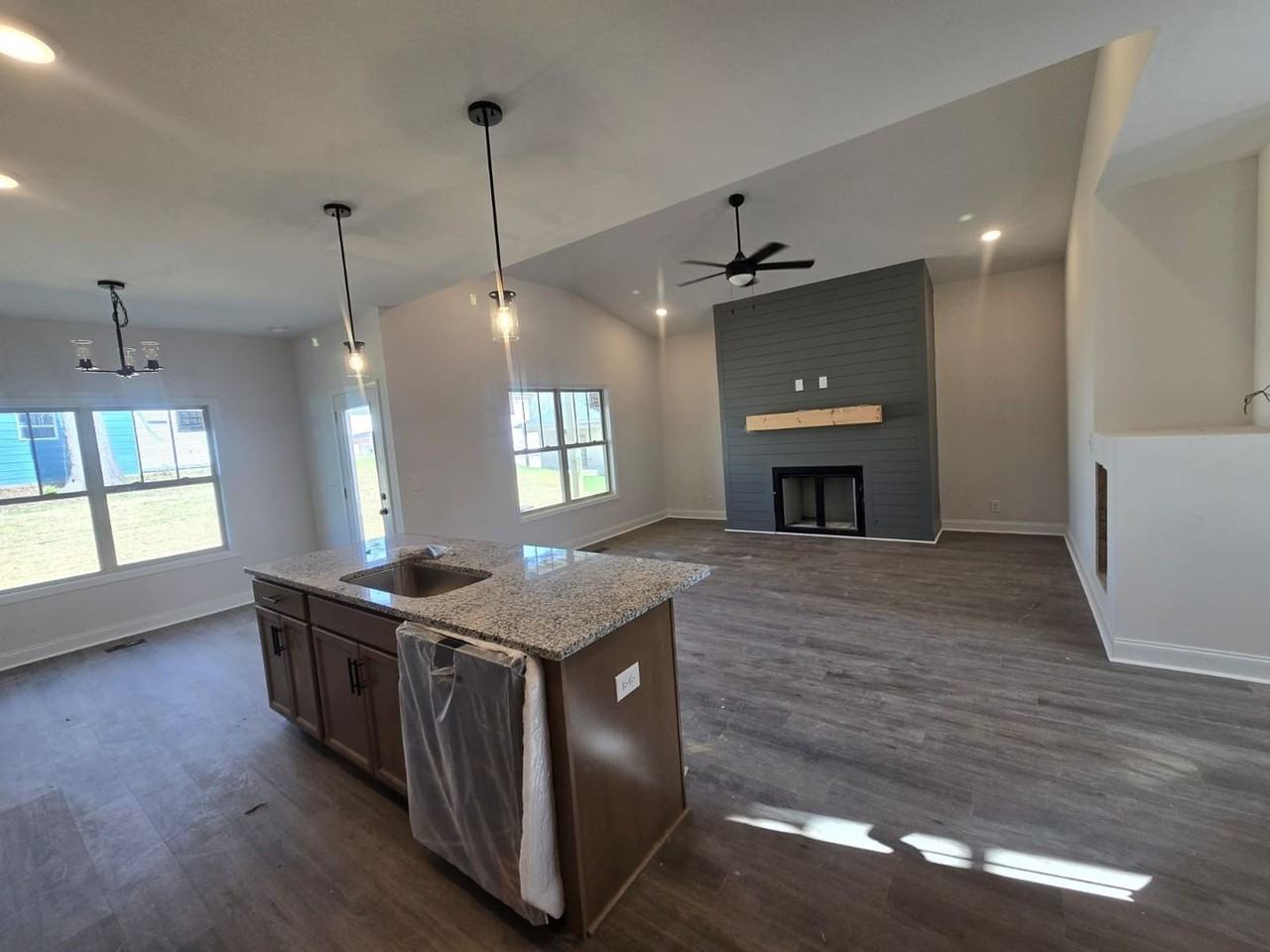 505 N Halifax Ct - Photo 7 of 23