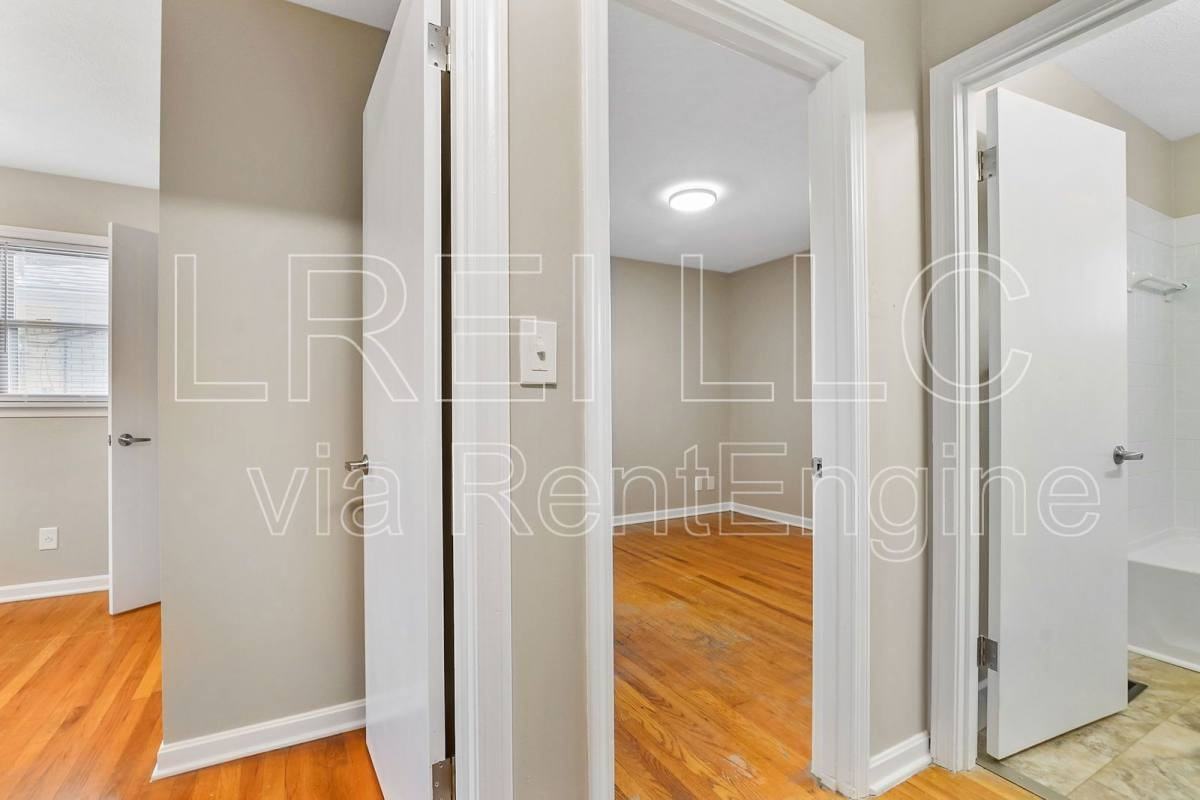 2710 Oregon Ave - Photo 3 of 10