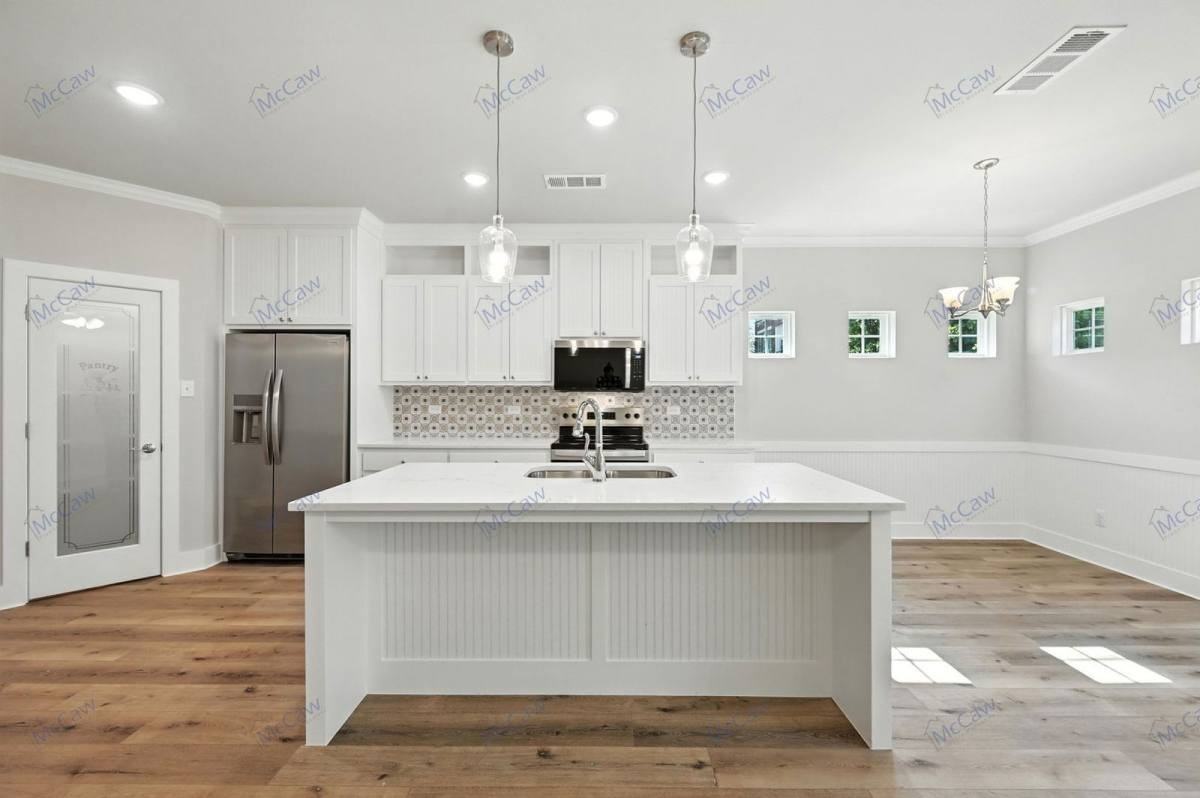 112 Market St - Photo 3 of 10