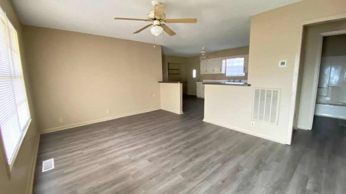 305 River Rd - Photo 2 of 10