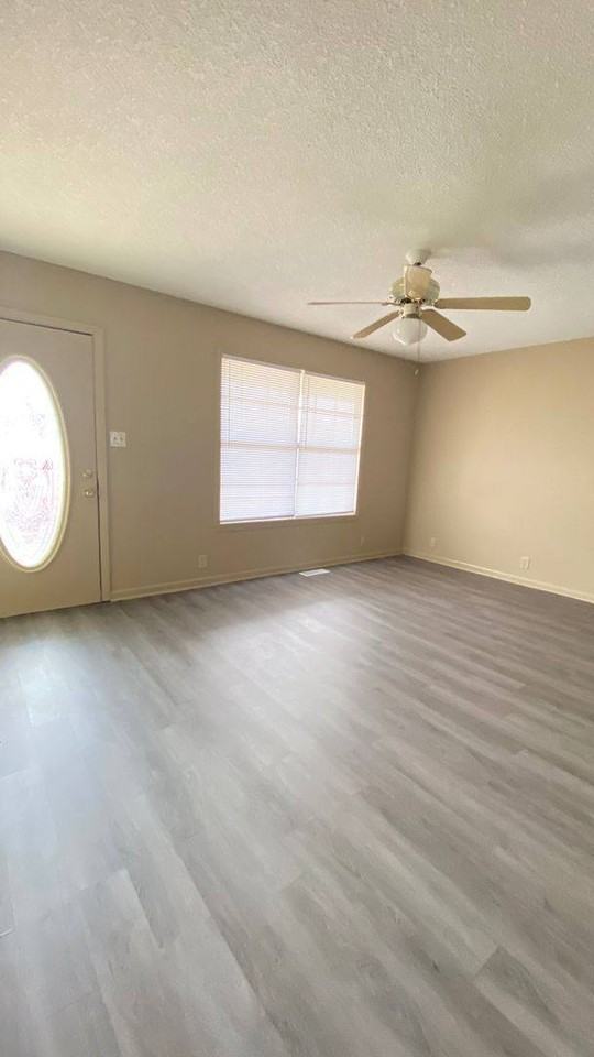 305 River Rd - Photo 3 of 10